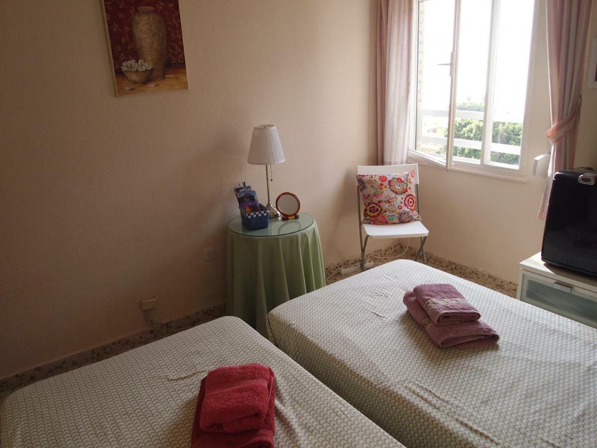 Habitaciones Frente A La Playa Malaga Exterior photo